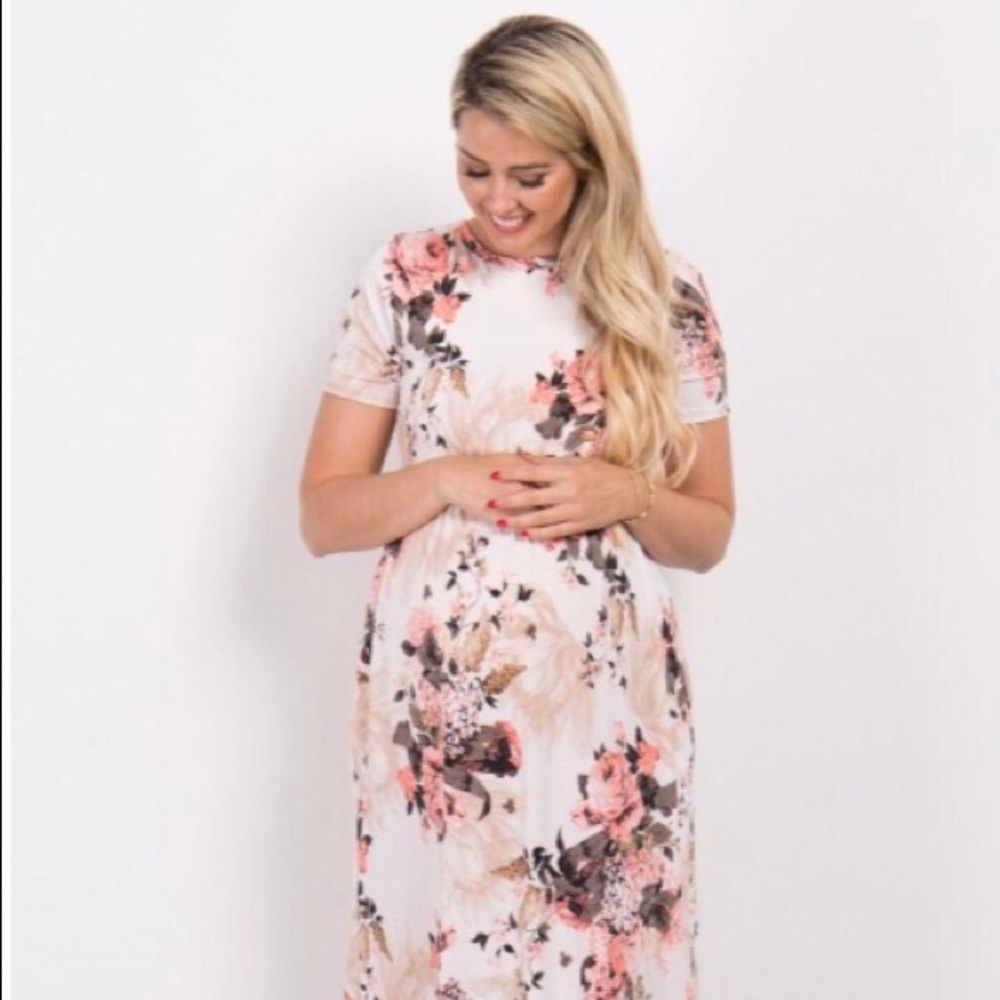 Stunning Floral Maternity Maxi with Pockets!